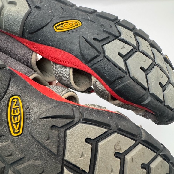 Keen Newport H2 Sandals Grey and Red Youth Size 5 - Picture 6 of 11